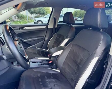 Черный Фольксваген Пассат, объемом двигателя 1.8 л и пробегом 216 тыс. км за 11999 $, фото 58 на Automoto.ua