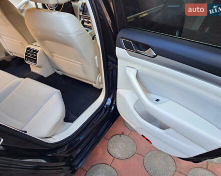 Чорний Фольксваген Пассат, об'ємом двигуна 2 л та пробігом 215 тис. км за 17300 $, фото 47 на Automoto.ua