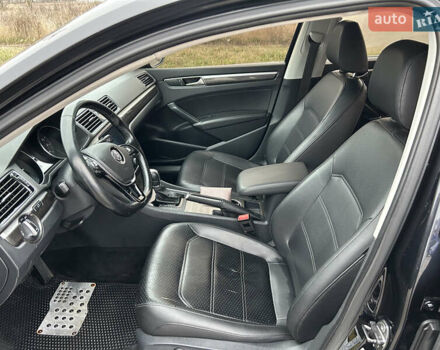 Черный Фольксваген Пассат, объемом двигателя 1.8 л и пробегом 179 тыс. км за 12700 $, фото 1 на Automoto.ua