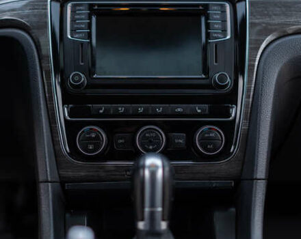 Чорний Фольксваген Пассат, об'ємом двигуна 1.8 л та пробігом 191 тис. км за 13800 $, фото 23 на Automoto.ua