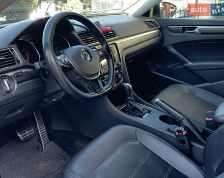 Черный Фольксваген Пассат, объемом двигателя 1.8 л и пробегом 210 тыс. км за 11800 $, фото 11 на Automoto.ua