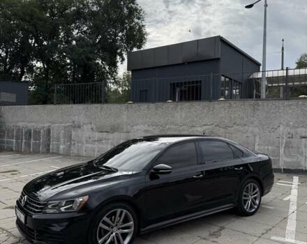 Черный Фольксваген Пассат, объемом двигателя 1.8 л и пробегом 209 тыс. км за 13300 $, фото 5 на Automoto.ua