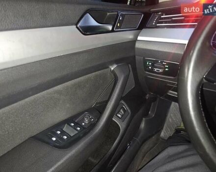 Черный Фольксваген Пассат, объемом двигателя 1.8 л и пробегом 175 тыс. км за 15800 $, фото 36 на Automoto.ua