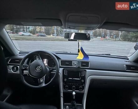Фольксваген Пассат 2016 в Запорожье на Automoto.ua Черный Фольксваген Пассат, объемом двигателя 1.8 л и пробегом 175 тыс. км за 12200 $, фото 4 на Automoto.ua