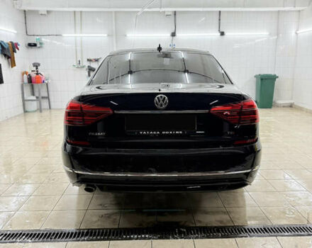 Черный Фольксваген Пассат, объемом двигателя 1.8 л и пробегом 149 тыс. км за 14500 $, фото 7 на Automoto.ua