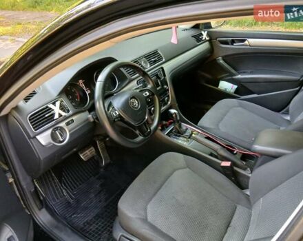 Черный Фольксваген Пассат, объемом двигателя 1.8 л и пробегом 322 тыс. км за 8500 $, фото 12 на Automoto.ua