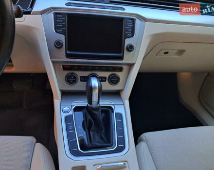 Чорний Фольксваген Пассат, об'ємом двигуна 2 л та пробігом 215 тис. км за 17300 $, фото 34 на Automoto.ua