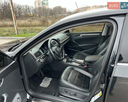 Черный Фольксваген Пассат, объемом двигателя 1.8 л и пробегом 179 тыс. км за 12700 $, фото 3 на Automoto.ua