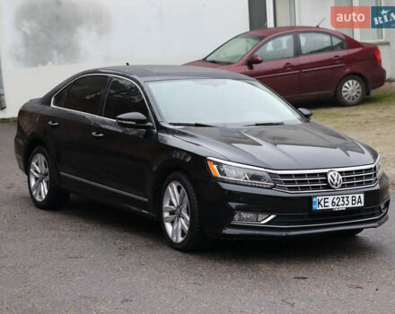 Черный Фольксваген Пассат, объемом двигателя 1.8 л и пробегом 140 тыс. км за 15799 $, фото 2 на Automoto.ua