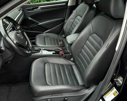 Чорний Фольксваген Пассат, об'ємом двигуна 1.8 л та пробігом 65 тис. км за 7000 $, фото 6 на Automoto.ua