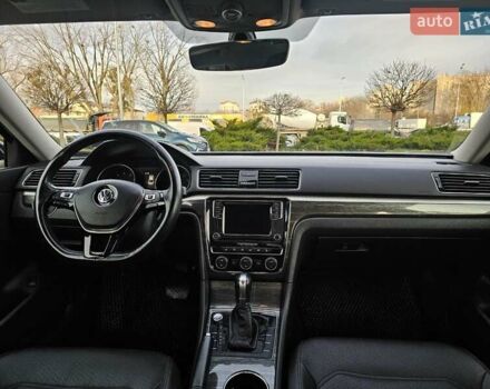 Черный Фольксваген Пассат, объемом двигателя 1.98 л и пробегом 200 тыс. км за 10800 $, фото 23 на Automoto.ua