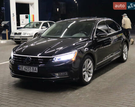 Черный Фольксваген Пассат, объемом двигателя 1.8 л и пробегом 140 тыс. км за 15799 $, фото 9 на Automoto.ua