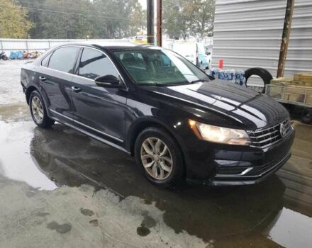 Черный Фольксваген Пассат, объемом двигателя 1.8 л и пробегом 133 тыс. км за 2000 $, фото 3 на Automoto.ua