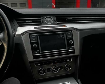 Черный Фольксваген Пассат, объемом двигателя 1.97 л и пробегом 179 тыс. км за 18000 $, фото 14 на Automoto.ua