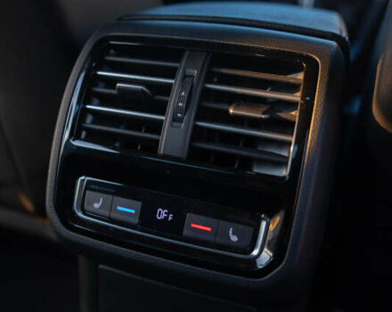 Черный Фольксваген Пассат, объемом двигателя 1.8 л и пробегом 110 тыс. км за 23500 $, фото 26 на Automoto.ua