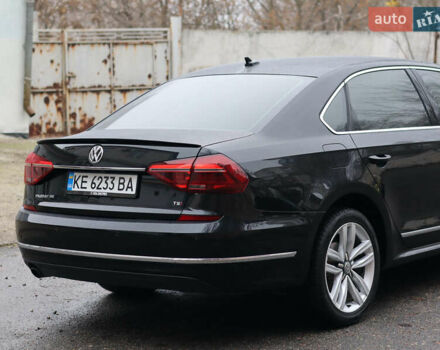 Черный Фольксваген Пассат, объемом двигателя 1.8 л и пробегом 140 тыс. км за 15799 $, фото 4 на Automoto.ua