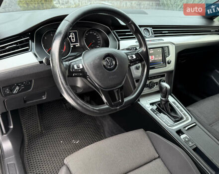 Черный Фольксваген Пассат, объемом двигателя 1.6 л и пробегом 313 тыс. км за 12500 $, фото 47 на Automoto.ua