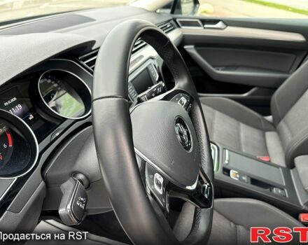 Чорний Фольксваген Пассат, об'ємом двигуна 1.6 л та пробігом 128 тис. км за 16300 $, фото 9 на Automoto.ua