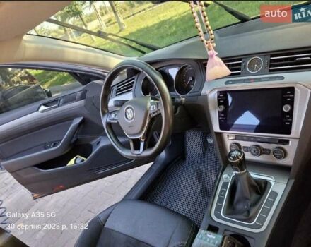 Чорний Фольксваген Пассат, об'ємом двигуна 1.6 л та пробігом 309 тис. км за 12600 $, фото 12 на Automoto.ua