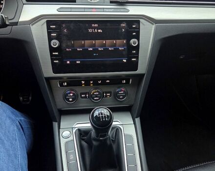 Черный Фольксваген Пассат, объемом двигателя 2 л и пробегом 220 тыс. км за 15500 $, фото 6 на Automoto.ua