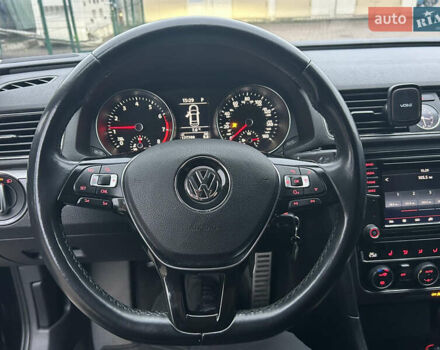 Черный Фольксваген Пассат, объемом двигателя 1.8 л и пробегом 127 тыс. км за 14000 $, фото 28 на Automoto.ua