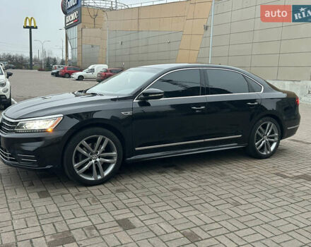 Черный Фольксваген Пассат, объемом двигателя 1.8 л и пробегом 127 тыс. км за 14000 $, фото 6 на Automoto.ua