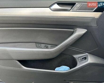 Черный Фольксваген Пассат, объемом двигателя 2 л и пробегом 181 тыс. км за 21990 $, фото 24 на Automoto.ua