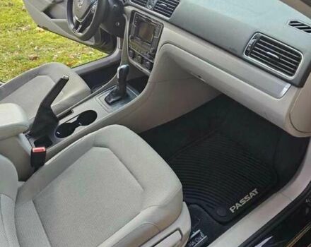 Чорний Фольксваген Пассат, об'ємом двигуна 1.8 л та пробігом 135 тис. км за 12500 $, фото 10 на Automoto.ua