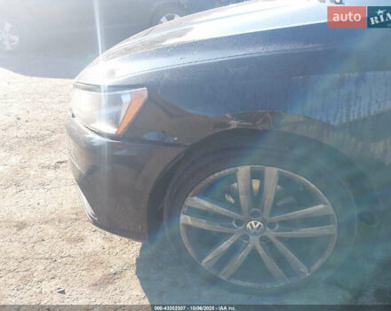 Черный Фольксваген Пассат, объемом двигателя 1.8 л и пробегом 88 тыс. км за 2000 $, фото 10 на Automoto.ua