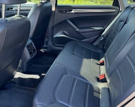 Черный Фольксваген Пассат, объемом двигателя 1.8 л и пробегом 123 тыс. км за 15500 $, фото 7 на Automoto.ua