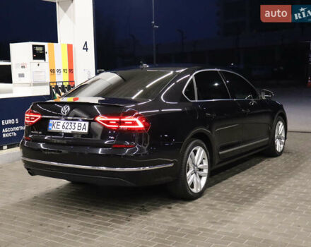 Черный Фольксваген Пассат, объемом двигателя 1.8 л и пробегом 140 тыс. км за 15799 $, фото 12 на Automoto.ua