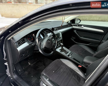 Черный Фольксваген Пассат, объемом двигателя 1.6 л и пробегом 288 тыс. км за 13400 $, фото 16 на Automoto.ua