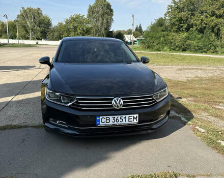 Черный Фольксваген Пассат, объемом двигателя 1.6 л и пробегом 255 тыс. км за 14500 $, фото 12 на Automoto.ua