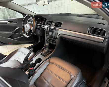 Чорний Фольксваген Пассат, об'ємом двигуна 1.8 л та пробігом 115 тис. км за 12500 $, фото 3 на Automoto.ua