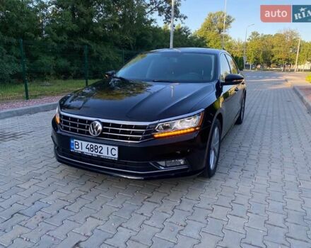 Черный Фольксваген Пассат, объемом двигателя 1.98 л и пробегом 142 тыс. км за 15800 $, фото 5 на Automoto.ua
