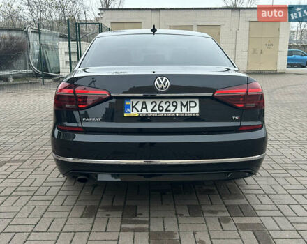 Черный Фольксваген Пассат, объемом двигателя 1.8 л и пробегом 127 тыс. км за 14000 $, фото 14 на Automoto.ua