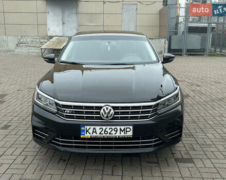 Черный Фольксваген Пассат, объемом двигателя 1.8 л и пробегом 127 тыс. км за 14000 $, фото 4 на Automoto.ua