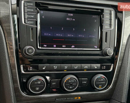 Черный Фольксваген Пассат, объемом двигателя 1.8 л и пробегом 100 тыс. км за 13999 $, фото 22 на Automoto.ua