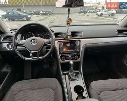 Черный Фольксваген Пассат, объемом двигателя 1.98 л и пробегом 184 тыс. км за 13500 $, фото 5 на Automoto.ua