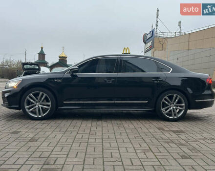 Черный Фольксваген Пассат, объемом двигателя 1.8 л и пробегом 127 тыс. км за 14000 $, фото 7 на Automoto.ua