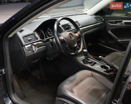 Черный Фольксваген Пассат, объемом двигателя 1.8 л и пробегом 140 тыс. км за 15799 $, фото 17 на Automoto.ua