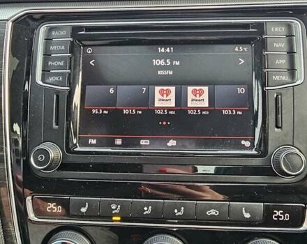 Черный Фольксваген Пассат, объемом двигателя 1.98 л и пробегом 200 тыс. км за 10800 $, фото 32 на Automoto.ua