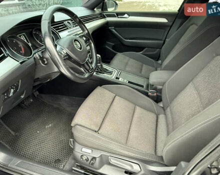 Черный Фольксваген Пассат, объемом двигателя 1.6 л и пробегом 313 тыс. км за 12500 $, фото 41 на Automoto.ua