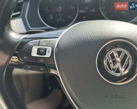 Черный Фольксваген Пассат, объемом двигателя 1.97 л и пробегом 290 тыс. км за 17299 $, фото 20 на Automoto.ua