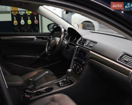 Черный Фольксваген Пассат, объемом двигателя 1.8 л и пробегом 140 тыс. км за 15799 $, фото 16 на Automoto.ua