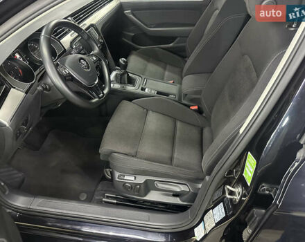 Чорний Фольксваген Пассат, об'ємом двигуна 1.6 л та пробігом 128 тис. км за 16500 $, фото 3 на Automoto.ua