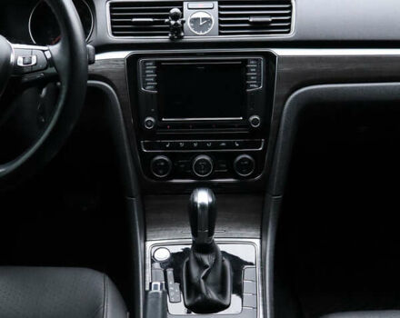 Черный Фольксваген Пассат, объемом двигателя 1.8 л и пробегом 140 тыс. км за 15799 $, фото 20 на Automoto.ua