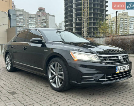 Черный Фольксваген Пассат, объемом двигателя 1.8 л и пробегом 127 тыс. км за 14000 $, фото 9 на Automoto.ua