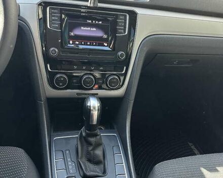 Черный Фольксваген Пассат, объемом двигателя 1.8 л и пробегом 54 тыс. км за 14800 $, фото 5 на Automoto.ua