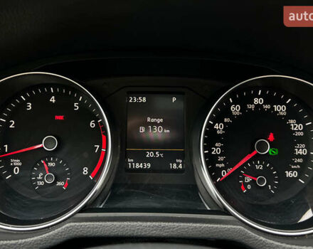 Черный Фольксваген Пассат, объемом двигателя 1.8 л и пробегом 100 тыс. км за 13999 $, фото 18 на Automoto.ua